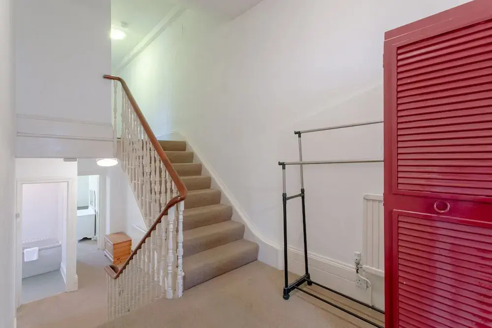Lovely, Bright 3 Bed with Large Bedrooms