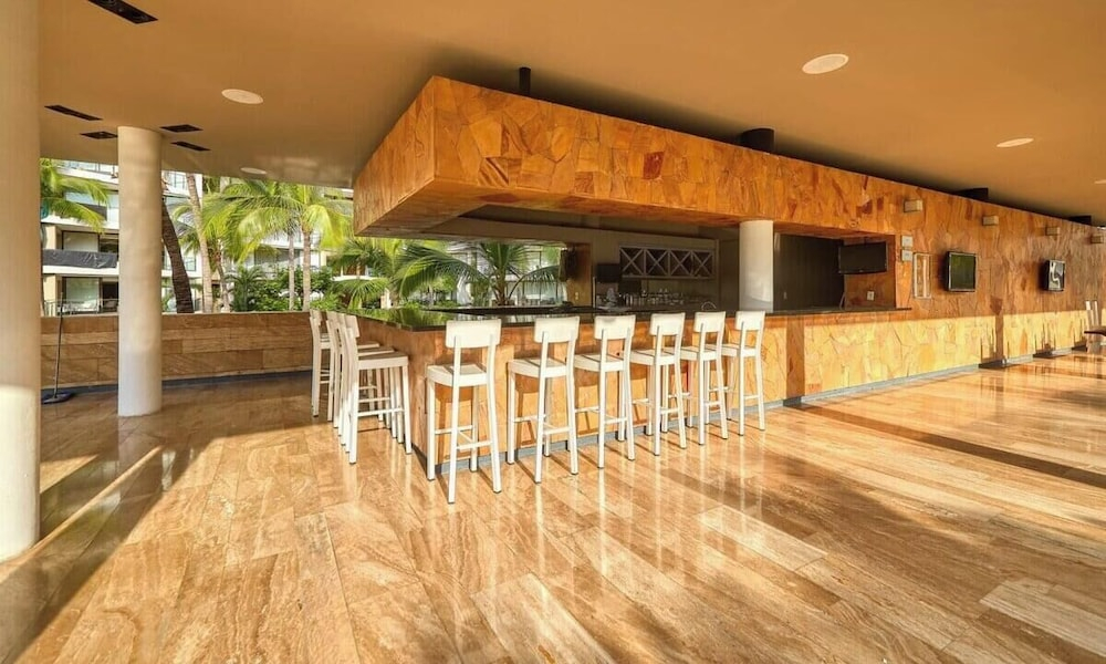 Luxury 2BR Condo in Marina - Pool - Zen Rooftop