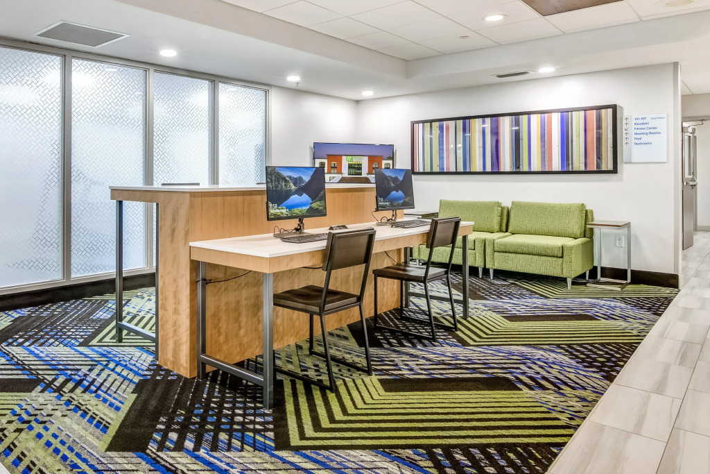 Holiday Inn Express & Suites Longview North by IHG