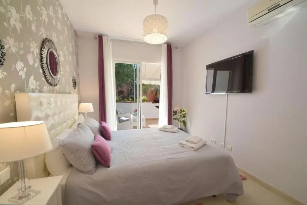Luxury beach side apartment in Marbella Playa