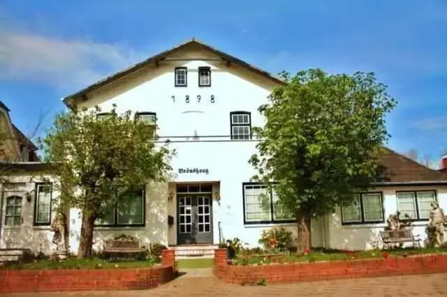 App-7-in-strandnaher-Lage-Baederstil-Villa-in-Wenningstedt-Sylt