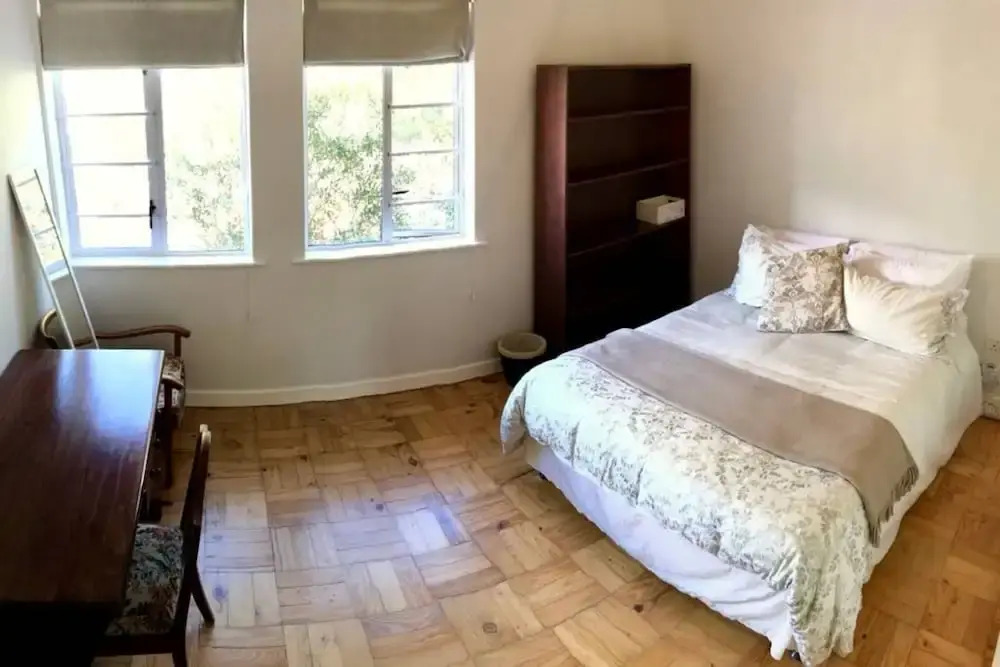 Sunny 2 Bedroom Tamboerskloof Apartment
