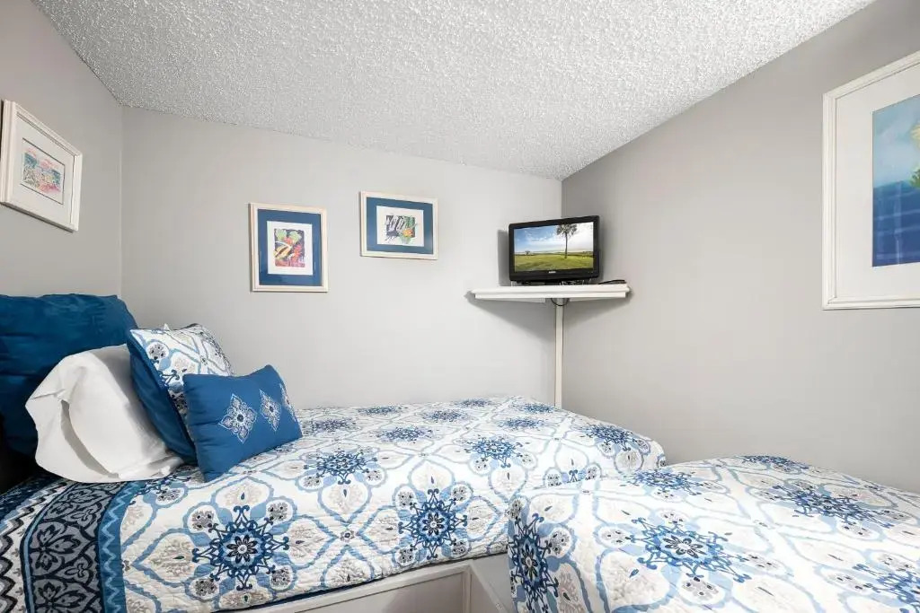 Colony Reef 2310, 3 Bedrooms, Sleeps 6, Ocean View, 2 Pools (1 heated), Elevator