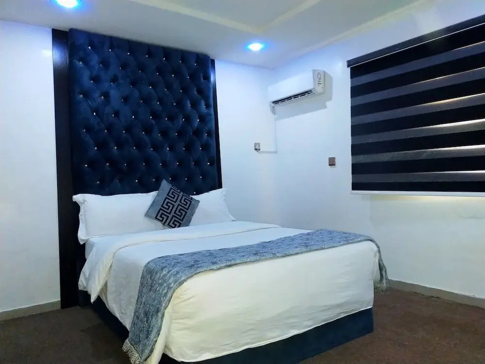Mozini Homes