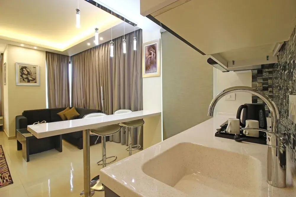 Palm Ville Suites