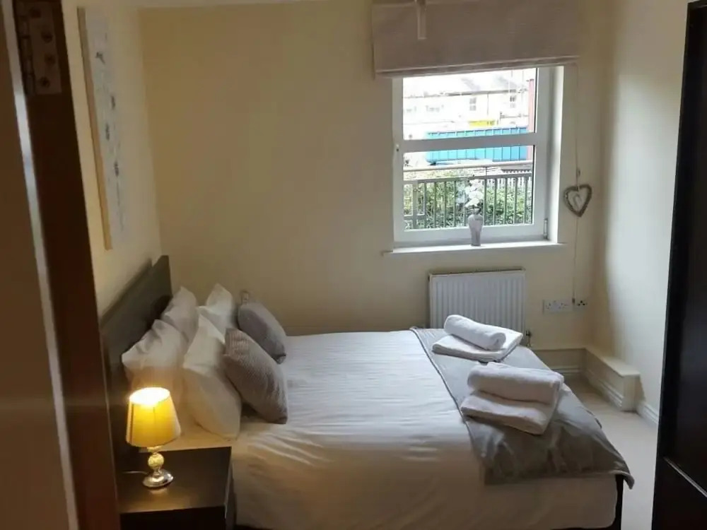 2-bedroom Apartment Riverside Wharf