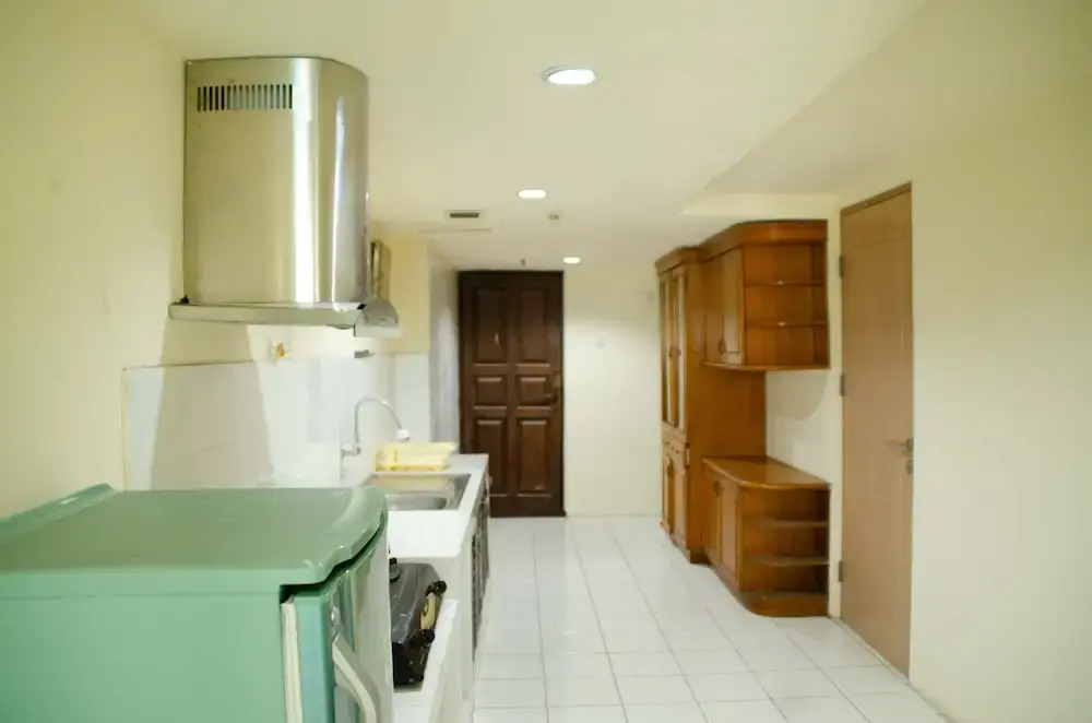 Spacious And Homey 3Br At Kondominium Rajawali Apartment