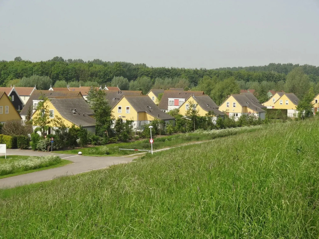 Nice Holiday Home With Washing Machine, in a Holiday Park 200m. From the Beach