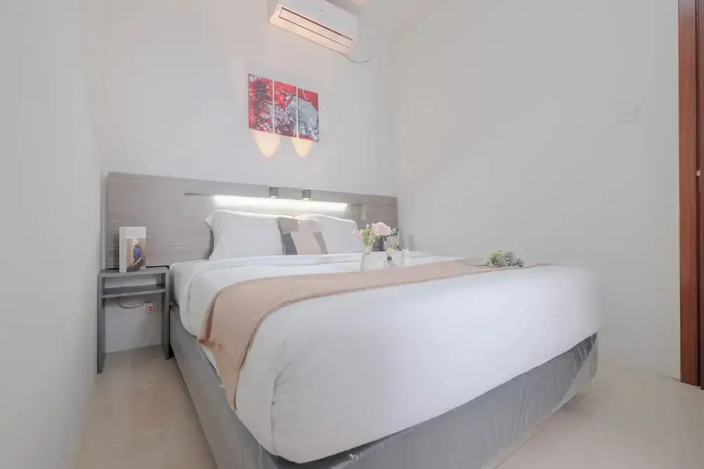 Well Designed and Warm 2BR Apartment at Vittoria Residence