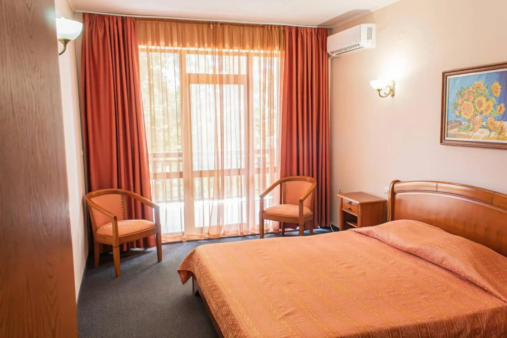 Estreya Residence Hotel