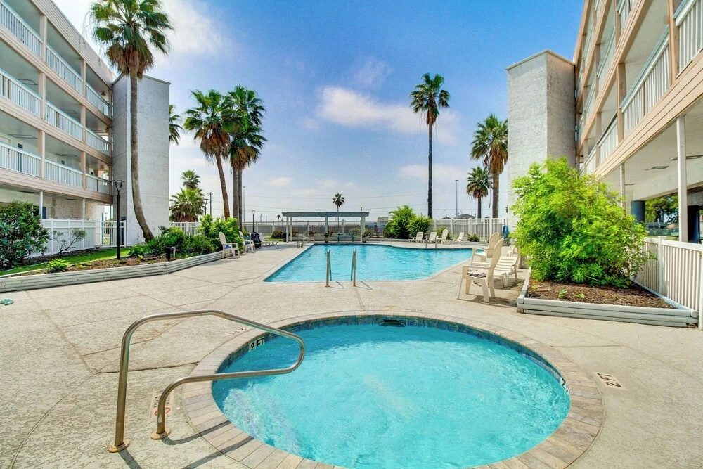 Corpus Christi Ocean View Condo, Walk to the Beach