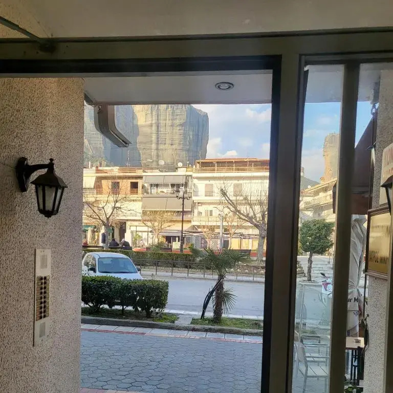 kondoulis APARTMENT 2