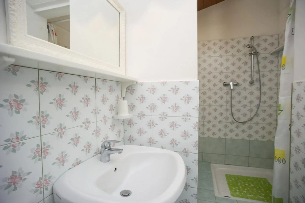 Apartment two-room number 6 on the seafront of Morcone-MORCONE BILO N° 6