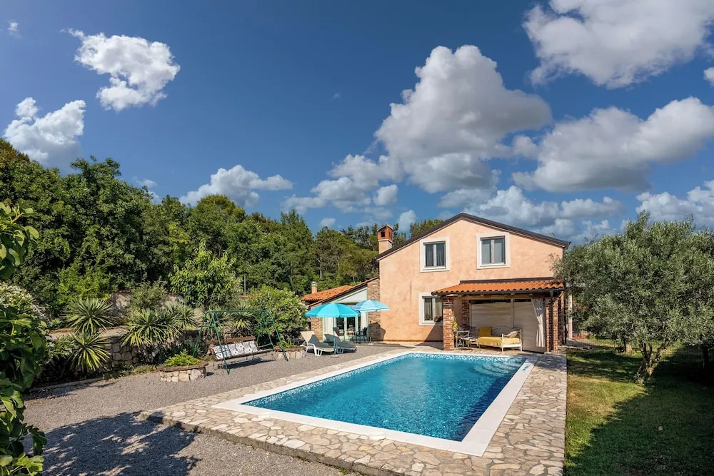 Tiny House With Private Pool Kostrena