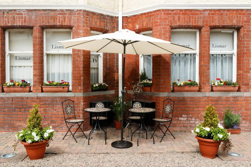 Lismar Guest House