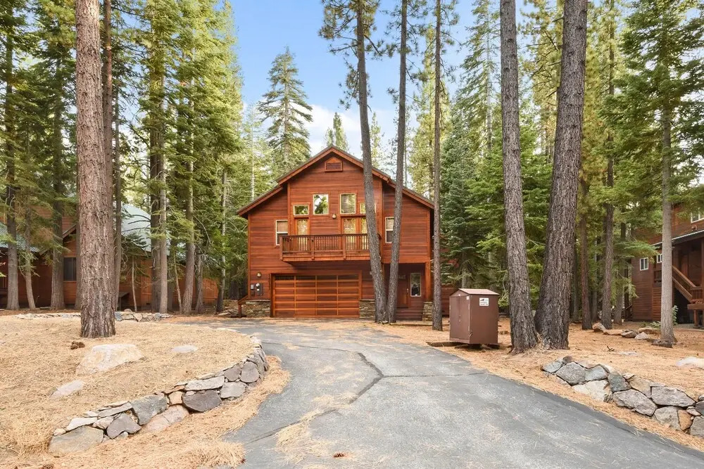 Luxe Mountain Haven In The Heart Of Tahoe Donner 3 Bedroom Home