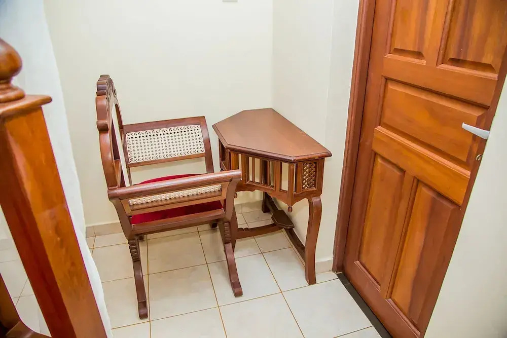 3 Bed Cottage Sleeps 6- Pool, Chef Option, Parking