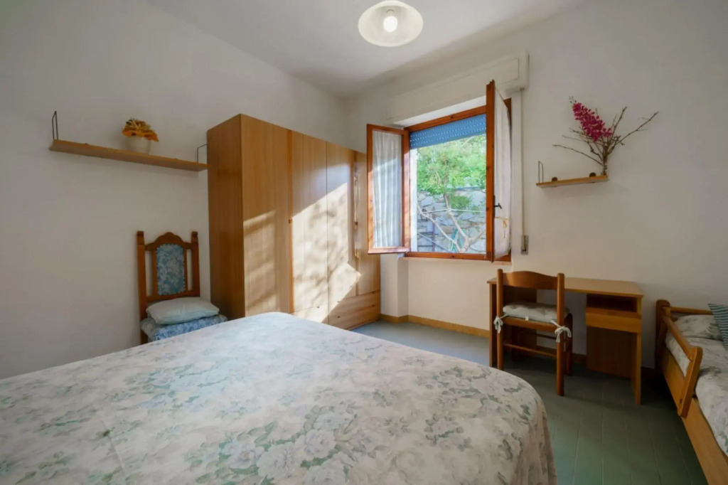 Pomonte La Posta large outdoor spaces and parking a few steps from the beach-POMONTE LA POSTA