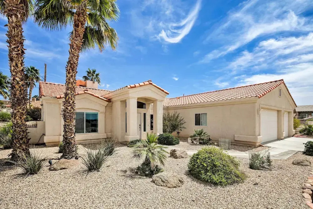 Elegant Lake Havasu Getaway w/ Pool - 3 Mi to Lake