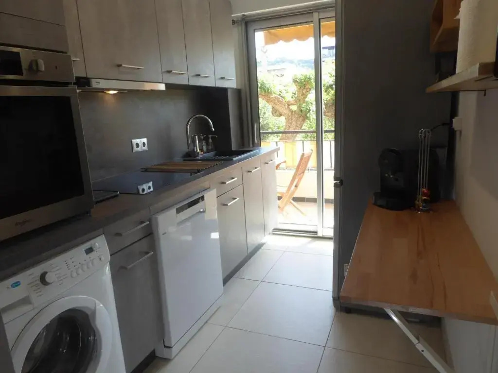 Holidays in cannes - appartement 2P - wifi - clim - parking