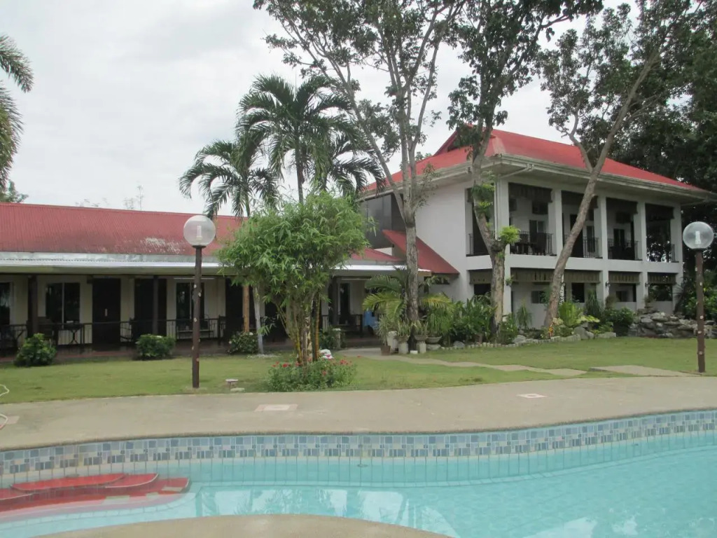 RedDoorz Plus @ Rio Grande de Laoag Resort Hotel Ilocos Norte (Quarantine Hotel)