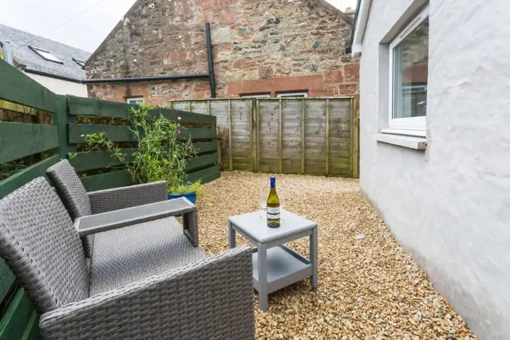 Ideal Couples Base for Exploring the Isle of Arran