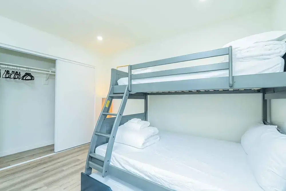 Newly Remodeled 2b2b APT Near Pasadena Old Town