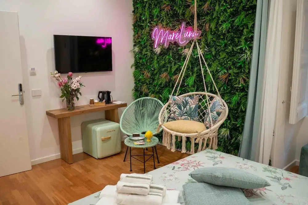 MareLuna Rooms