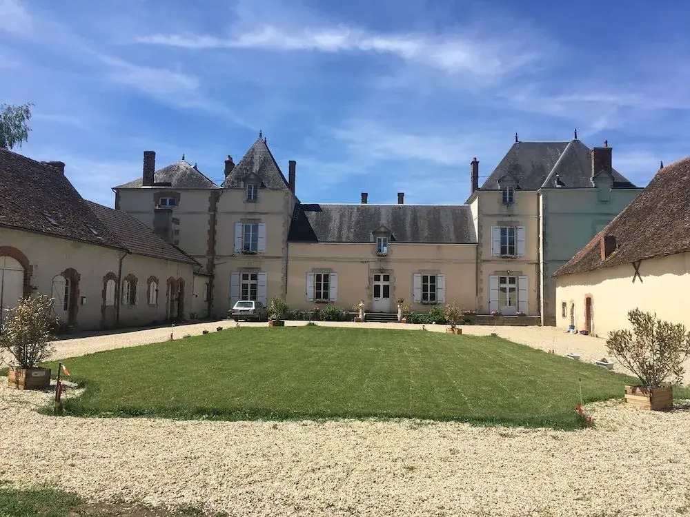 CHATEAU DE CHAVANNES