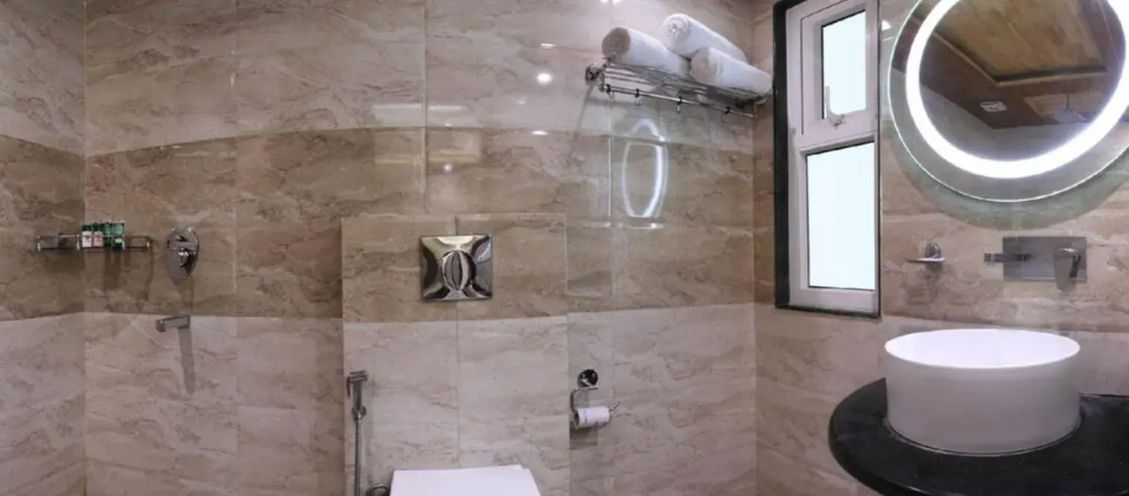 Hotel Hari Piorko Grand - 2 Min from New Delhi Railway Station
