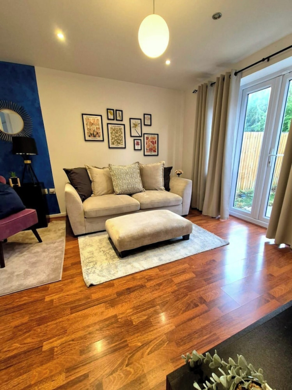 Elegant 2-bed Home - Prime City Centre Location