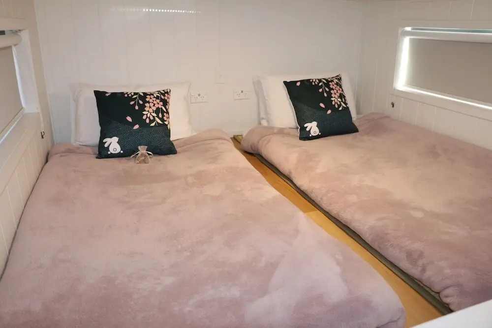The Pink Lake Tiny House - Sakura