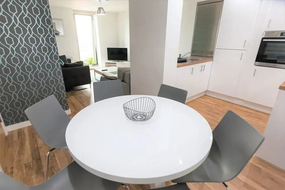 Beautiful 3 Bed Apartment in Media City