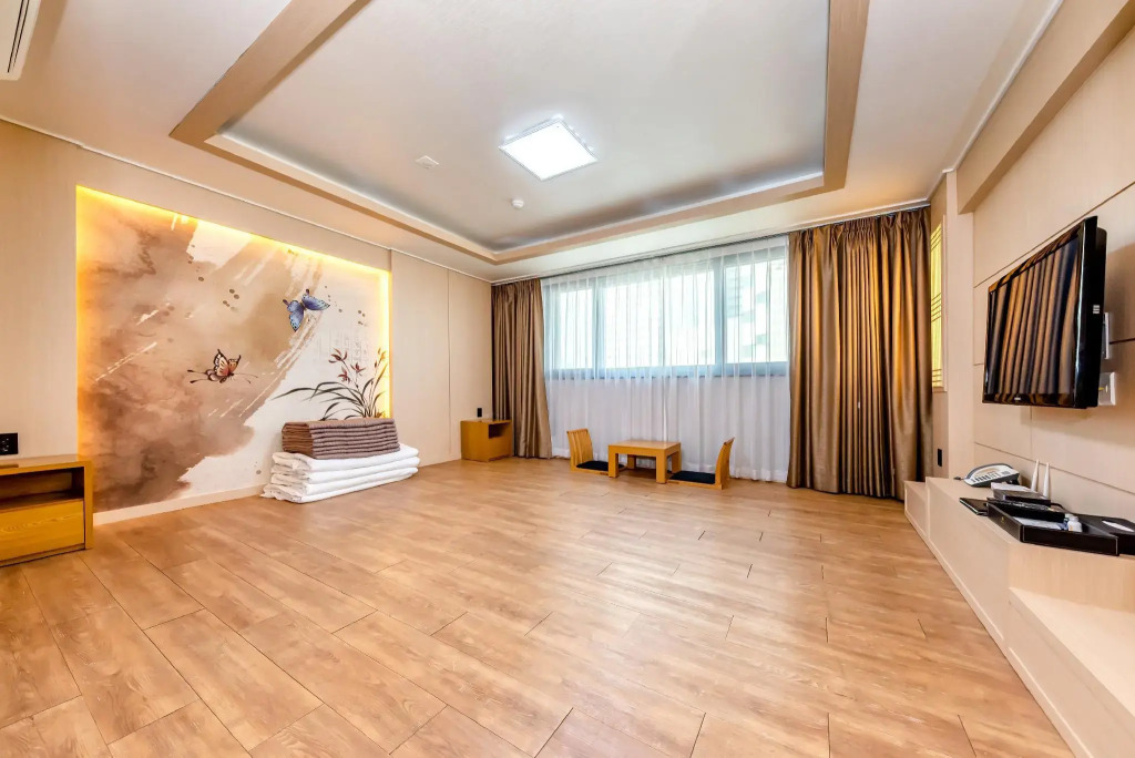 HS Tourist Hotel