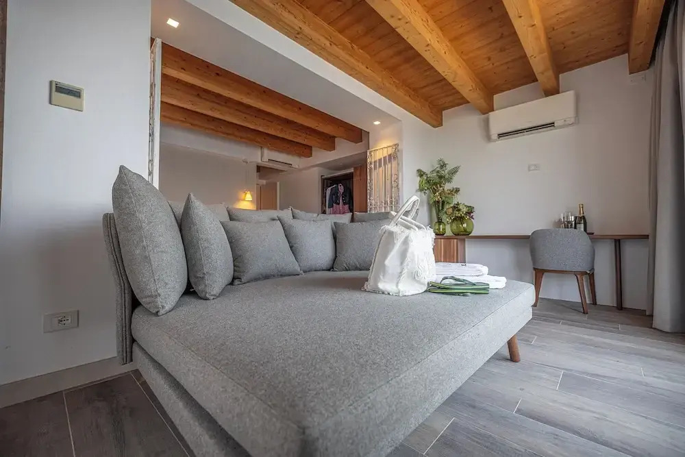 Hotel Villa Leopardi 4S