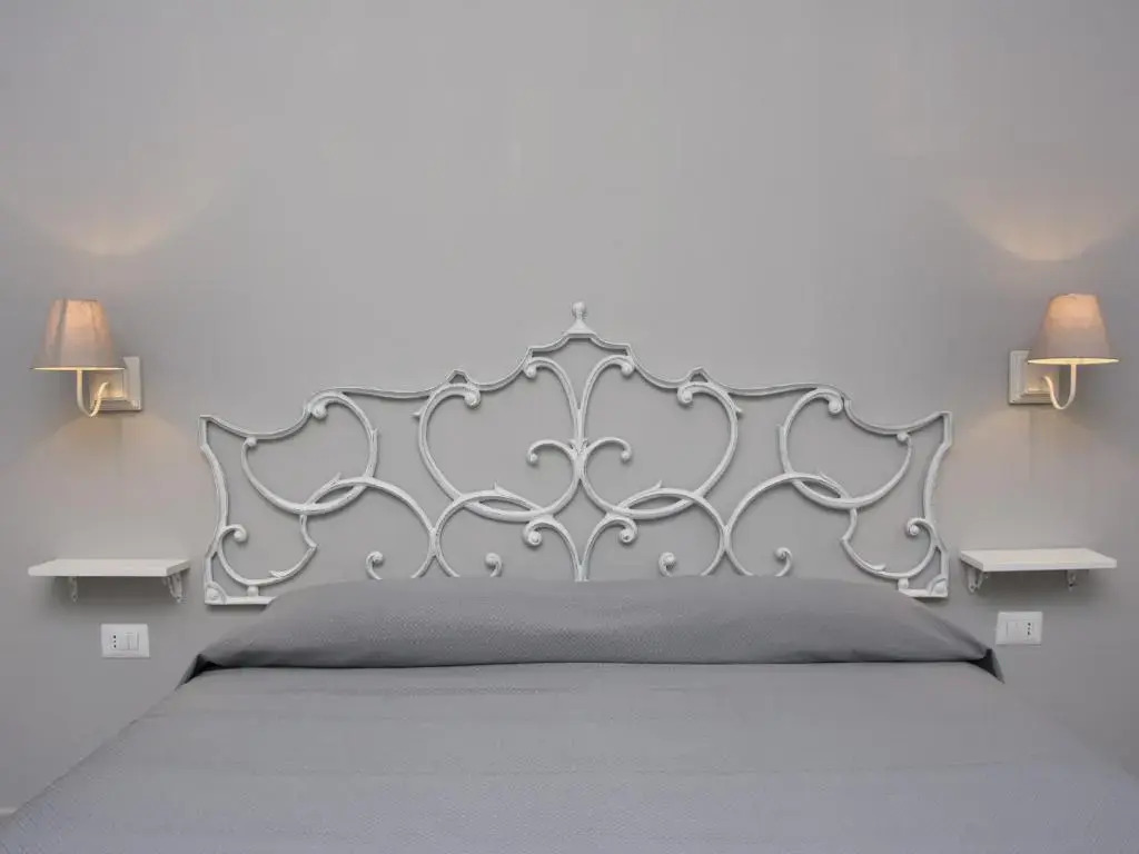 Gens Claudia, Vatican Luxury Apartments