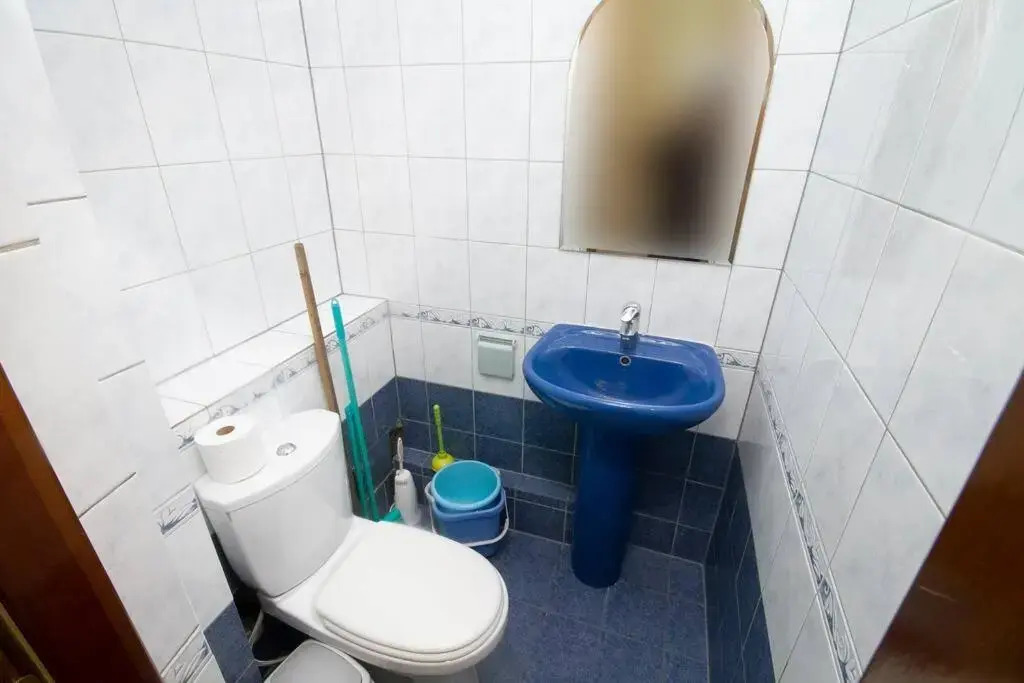 3 bedroom apartment next to State Department Store