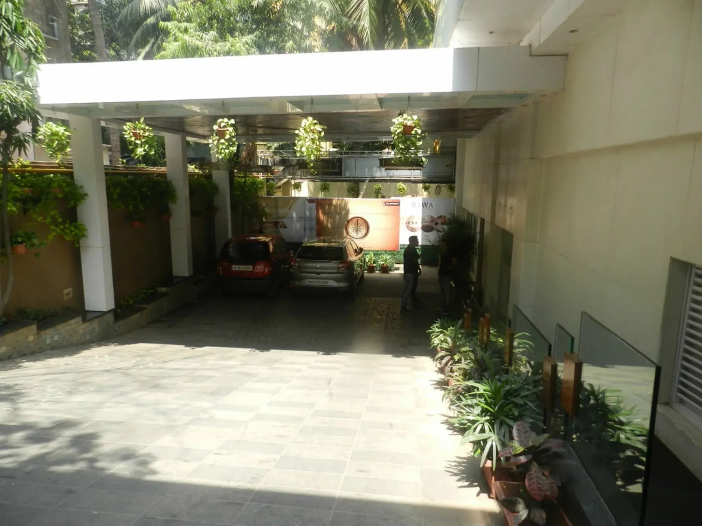 Hotel Bawa Continental Juhu Beach