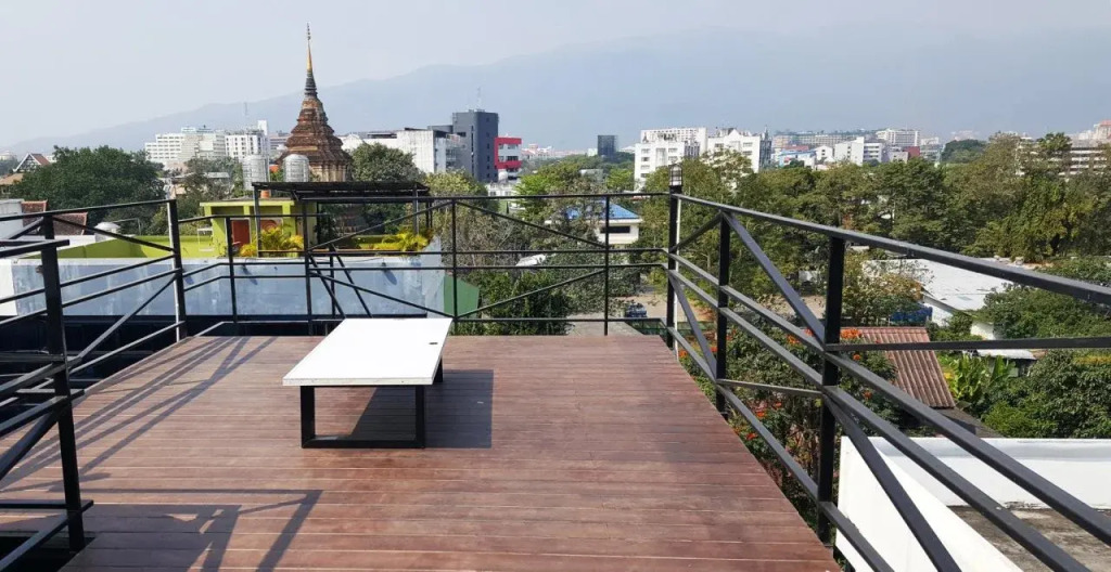 Roof And Room Hostel