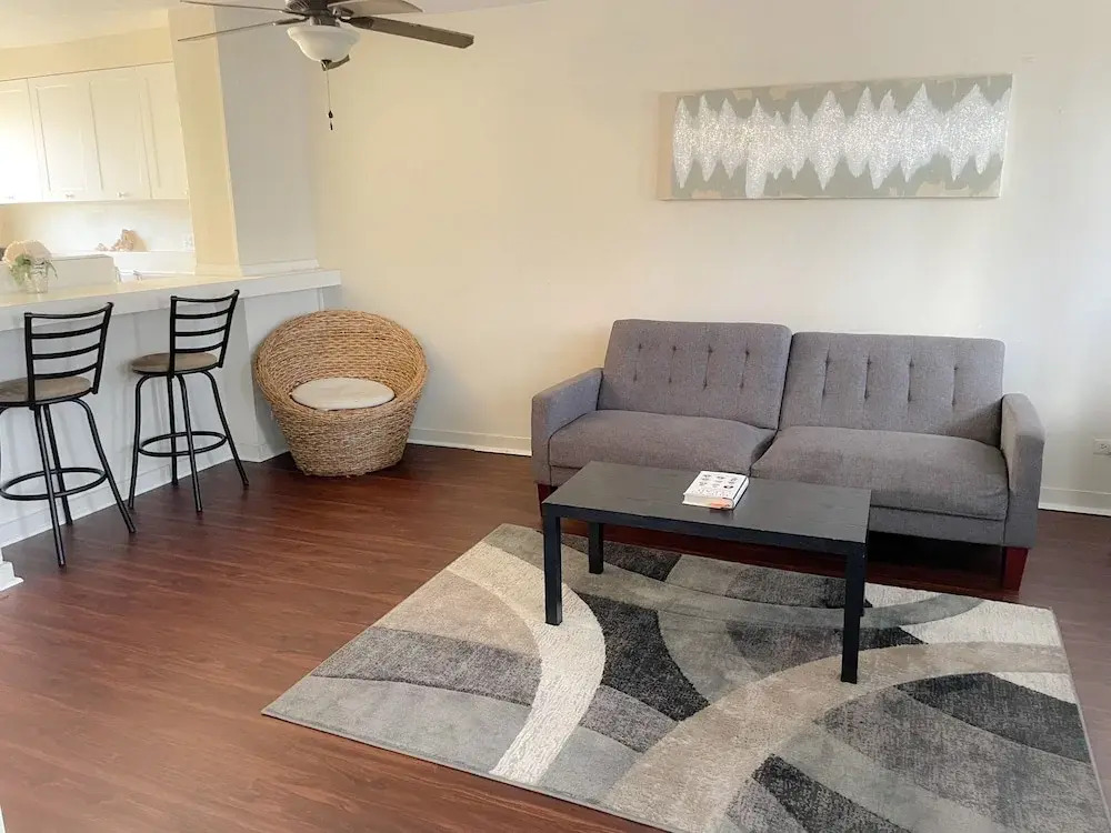 Royal Aloha 204 2 Bedroom Condo by Redawning