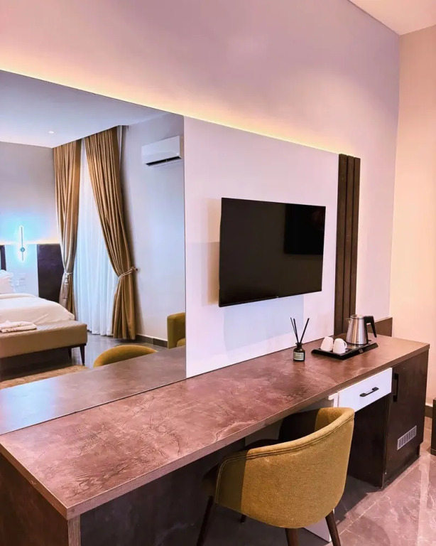 Saint Tropez Hotel and Suites