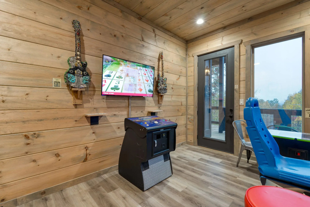 Rambling Ridge Lodge Endless Amenities Fun Indoor Pool Hot Tub A Arcade Game Room
