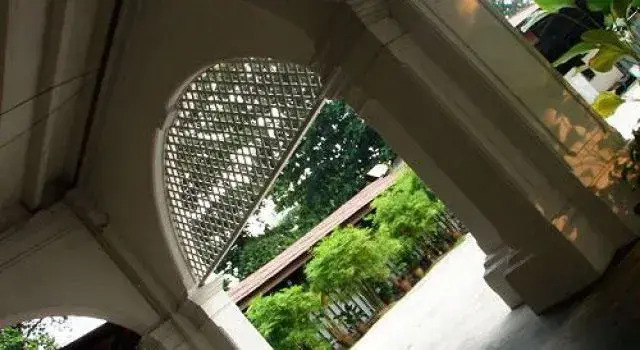 Paramount Hotel