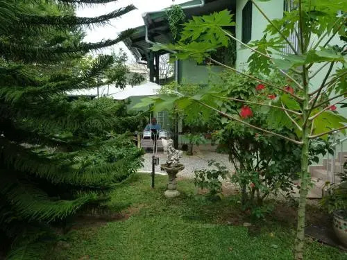 Lodge Takini 4