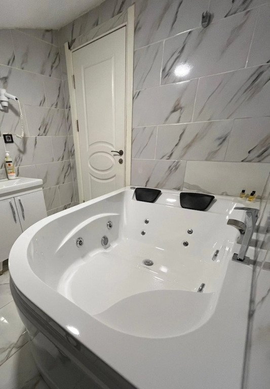 La Vie Suite Hotel