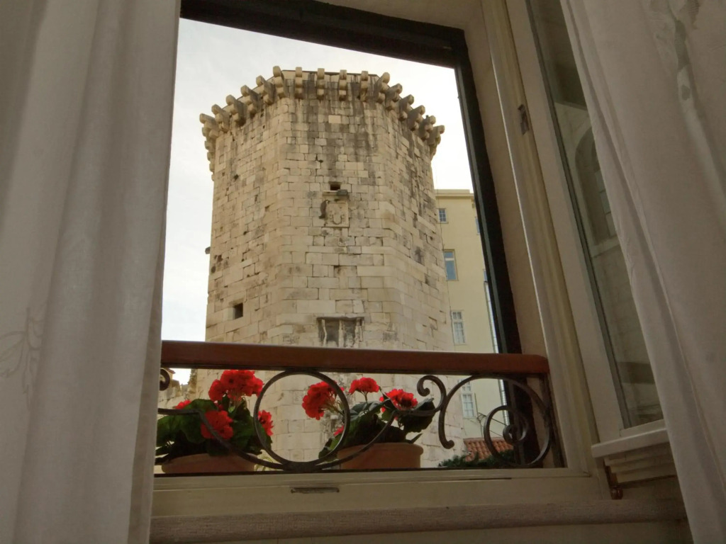 Old Square "Stone Pearl"