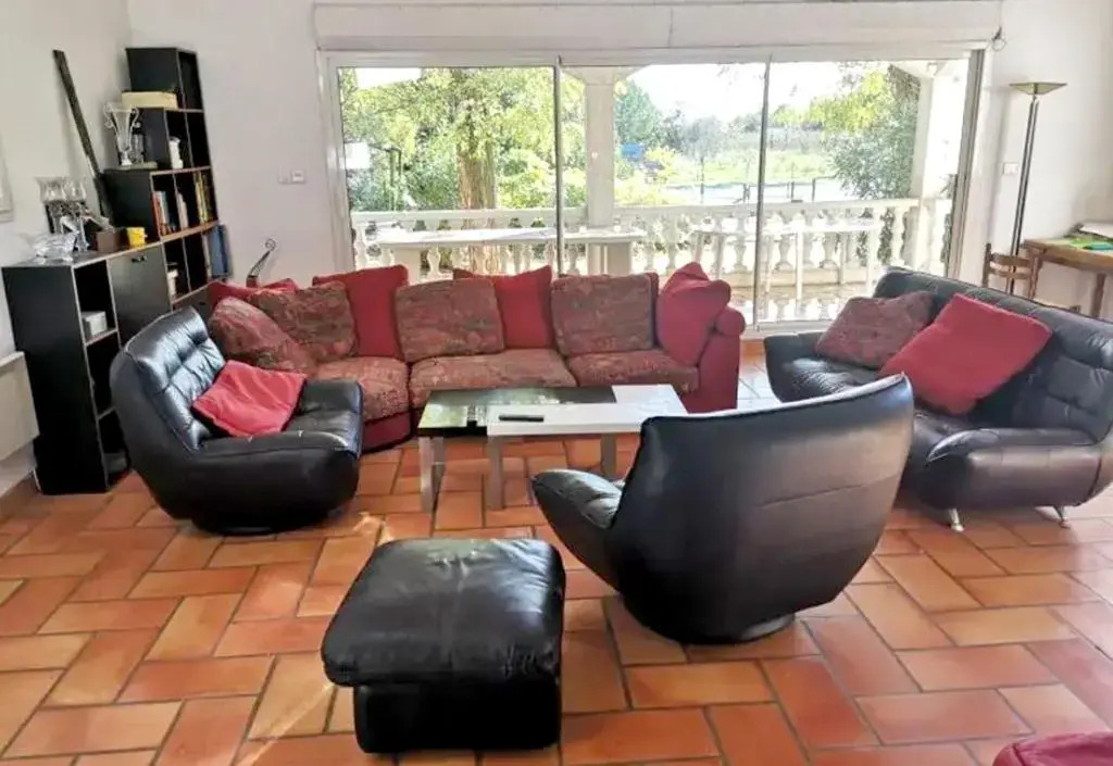Villa spacieuse à Aimargues avec piscine privée