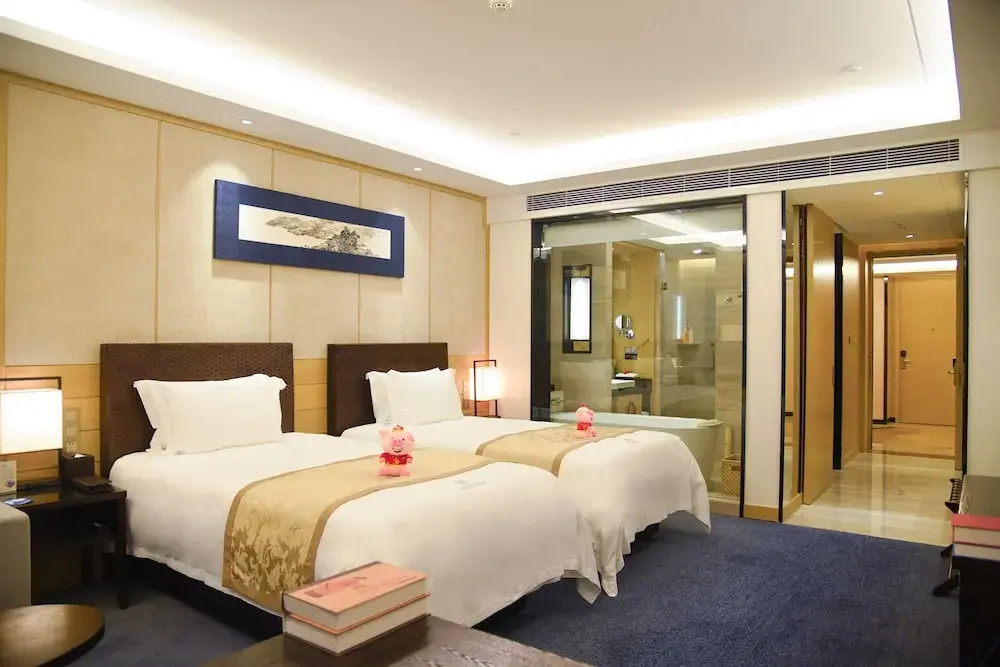 Kande Grand Land Hotel