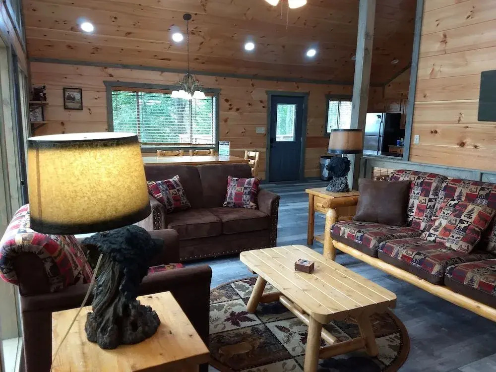 Black Bear Lookout 2 Bedroom Home by Redawning