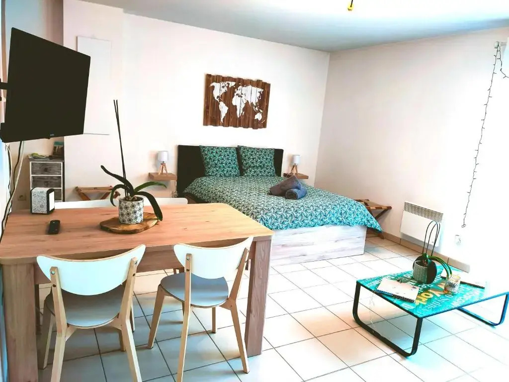 • Superbe appartement 2 à 4 personnes de 33m² en rez-de-chaussée •